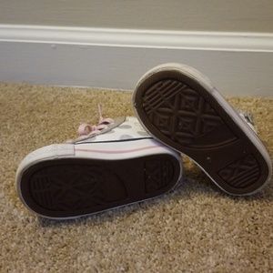 Converse Shoes - Grey and pink converse shoes Converse Shoes - Grey and pink converse shoes